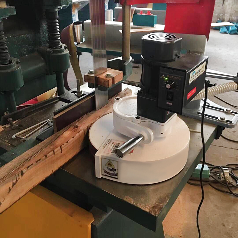 Woodworking Essentials - Scie à ruban AF10 avec alimentation